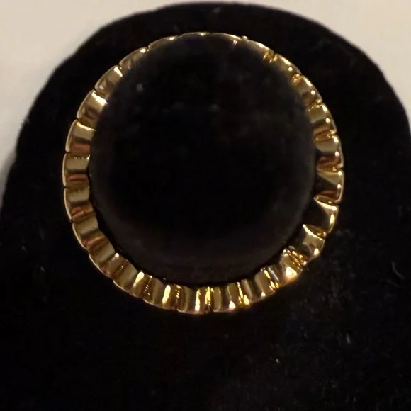 Ring - sz 8 - gold tone band with clear crystals - new! Dainty - classic. BOGO - Picture 7 of 10